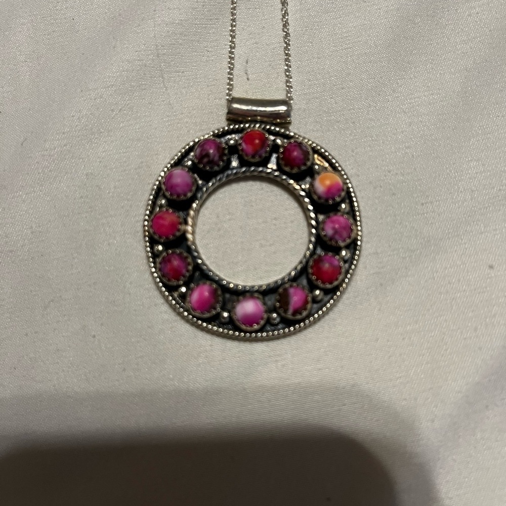 Elegant Pink and Silver Pendant Necklace
